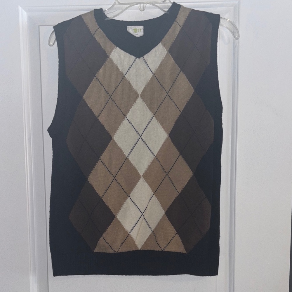 Crazy 8 Women's Argyle V-Neck Sweater - Black and Brown